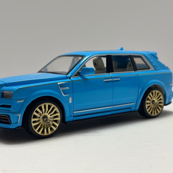 1:24 Rolls-Royce Cullinan Mansory Diecast LED HEADLIGHT & TAILLIGHT Blue… - Picture 2 of 9